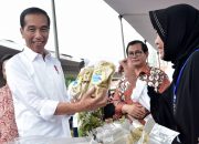 Presiden Jokowidodo Memuji Kerja Keras Nasabah Mekaar