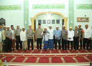 WAKAPOLDASU BERSAMA KAPOLRESTABES MEDAN SHOLAT SUBUH BERJAMAAH DIMASJID TAUFIQ MEDAN