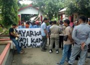 Gaji Mandek 2 Bulan, Puluhan Pegawai PDAM Jeneponto Gelar Aksi Unjuk Rasa