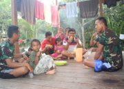 Indahnya keakraban Prajurit TNI Bersama Masyarakat Long Melaham