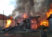 Video : Dua Unit Rumah Hangus Terbakar Diduga Diakibatkan Oleh Ledakan Tabung GAS