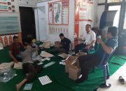 Jelang Hari Pemungutan Suara Pemilu 2019 KPU Packing Surat Suara 