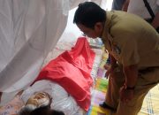 Bupati Sekadau Rupinus Melayat Almarhum Then Jam Djam Fa