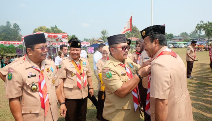 Bupati Sekadau Pimpin Upacara HUT Pramuka ke 58 di Kec. Sekadau Hulu
