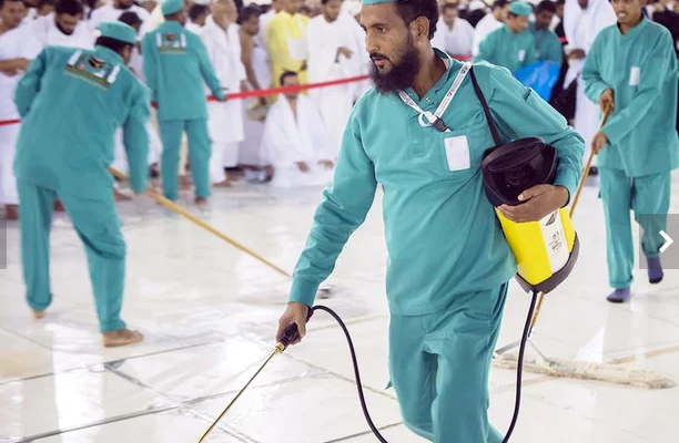 Pertahankan kebersihan dan Aroma Harum, Masjidil Haram Dibersihkan 4 Kali Sehari Selama Musim Haji