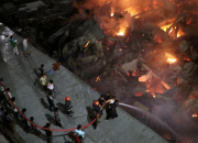 Kebakaran besar didaerah kumuh, Sekitar 10.000 Orang Kehilangan Tempat Tinggal