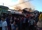 VIDEO : Diduga Akibat Korsleting Listrik, Pasar Serasi Terbakar