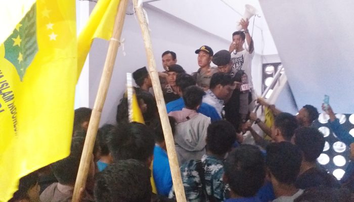 Demo PMII Sultra Memanas, Ruang Kerja DPRD di Geledah