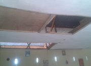 Sekolah Rusak Parah, Siswa Terpaksa Belajar dibawah Pohon