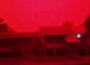 Fenomena Langit merah di Jambi disebabkan oleh kabut yang menyaring sinar matahari
