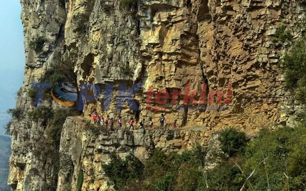 10 Jalanan paling berbahaya yang dilalui anak Sekolah di seluruh dunia