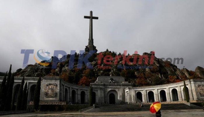 Spanyol menutup mausoleum menjelang penggalian kuburan diktator Franco