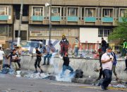 Menentang tindak kekerasan, ratusan warga Irak lakukan protes di hari ketiga