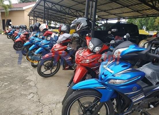 Bupati Luwu Timur Serahkan 63 Motor Operasional Kepala Dusun