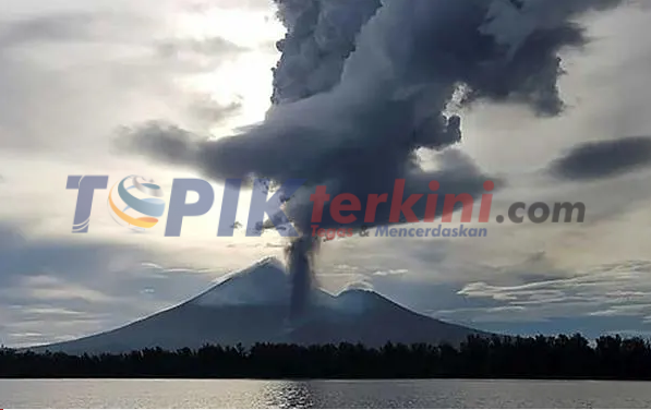 Warga Mengungsi setelah Gunung Merapi Papua Nugini meletus