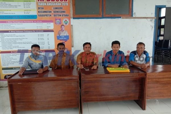 Panitia Pemilihan Anggota BPD Desa Langere Lakukan Sosialisasi Tentang Pedoman Pemilihan Anggota BPD 