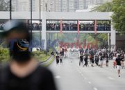 Demonstran Hong Kong kembali bentrok dengan polisi