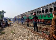 Kebakaran Kereta Api Tewaskan 74 Penumpang di Pakistan