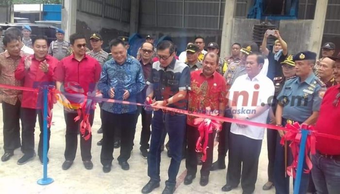 Yasona Laoly resmikan Galangan kapal, 4 kepala Daerah hadir kecuali Nias Barat