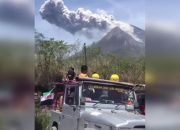 Letusa Gunung Merapi Hasilkan abu setinggi 1.000 meter