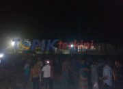 BREAKING NEWS: Diduga Kasus Siri’, Rumah di Empoang Selatan di Serang Massa