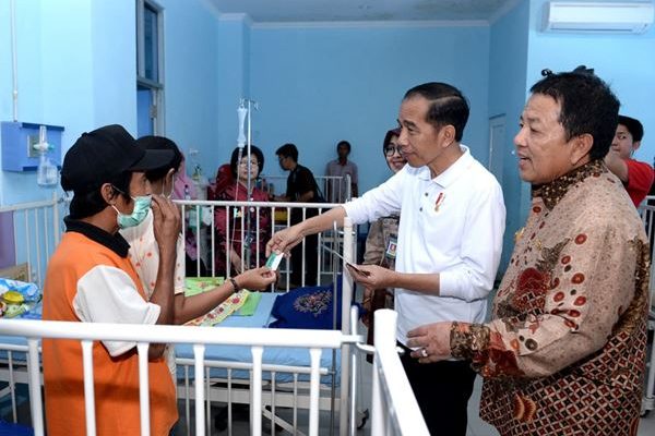 Presiden RI Jokowi Bersama Gubernur Lampung Arinal Meninjau RSUD-AM