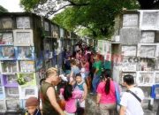 Ziarah Tahunan, Orang Filipina berkemas untuk mengenang orang mati