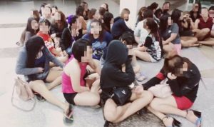Imigrasi menahan 32 orang asing selama penggerebekan di tempat hiburan
