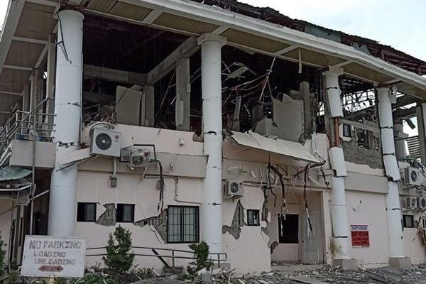 Filipina Selatan Porak-poranda Usai Guncang Gempa berkekuatan 6,8