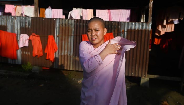 Kiah Sedih, Biarawati anak di Myanmar bermimpi hidup bebas konflik