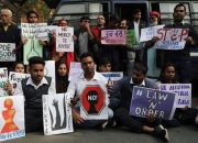 Demonstran India menuntut keadilan atas pemerkosaan dan pembunuhan dokter hewan