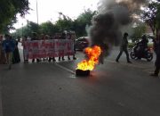 Hari Anti Korupsi, Hipermata Komisariat Unismuh Unjuk Rasa di Depan Kantor Bupati Takalar