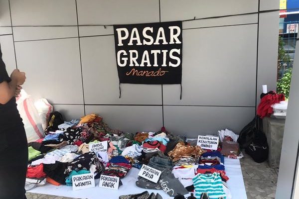 Kreatif, Puluhan anak muda di Manado buka pasar Gratis bagi Masyarakat