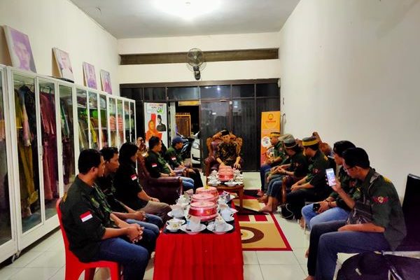 Lembaga Seni Adat dan Budaya Sulsel 'Parewa Bessi' Berkunjung di Kediaman Raja Gowa