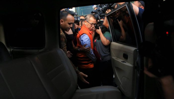 KPK menyimpulkan penyelidikan atas kasus suap melibatkan mantan bos Garuda