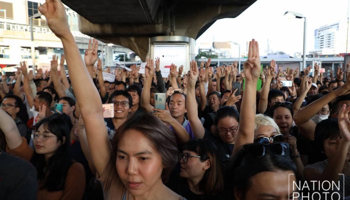 Thanathorn menyiapkan panggung untuk 'unjuk rasa nyata melawan kediktatoran' di Thailand