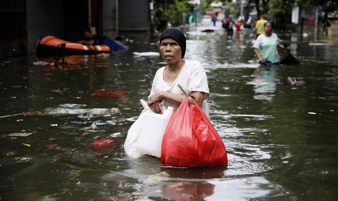 Banjir Menewaskan 53 Orang, 2 Pesawat Angkatan Udara Diluncurkan untuk mengalihkan hujan dari Ibu Kota Jakarta
