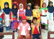 SDN 100 Dare Bunga’e Gelar Fashion Show Daur Ulang dan Lomba Asmaul Husna