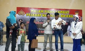Pisah Sambut Kapolsek Bajeng, ARJUNA Seorang Balita jadi Tamu Istimewa untuk Iptu Hasan Fadhlyh