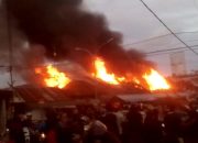 Video Kebakaran di Pasar Sentral Sinjai Hanguskan 10 Unit Kios