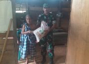 TNI Peduli, Babinsa Koramil Wotu Sambangi dan Berikan Bantuan kepada Warga Kurang Mampu