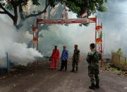 Dinkes Takalar Lakukan Fogging di Asrama Yonif 726/Tamalatea