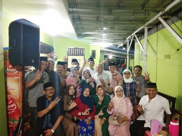 Alumni Ika Smaga SMAN 3 Makassar Angkatan 80 sampai 85 Hadiri Ta'zia ke 40 di rumah Anggota Komisi B DPRD Kota Makassar