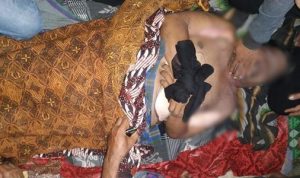 Diduga disambar petir, Mayat lelaki paruh baya ditemukan Melepuh dan Luka luka dikebun