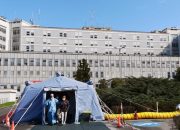 Hindari Penyebaran Virus Corona, Italia Melarang Acara Publik jabat tangan dan pelukan