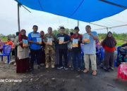 Bersama KSU KAMU, Wabup Luwu Timur Serahkan Bibit Jagung ke Petani di Desa Lumbewe