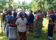 Turut Belasungkawa, Babinsa Koramil Wotu Hadiri Acara Ngaben Warga Binaan