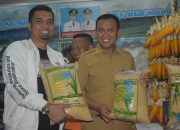Hari ke-4 Takalar Expo, Dinas Pertanian Tarik Perhatian Pengunjung Dengan Ular Sawah dan Benih Unggul