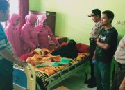 Peduli, Kapolsek Pattallassang Besuk Istri Anggotanya Yang Sedang Sakit