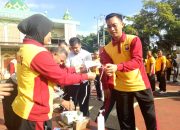 Cegah Corona, Polres Takalar Bagi-Bagi Masker dan Vitamin